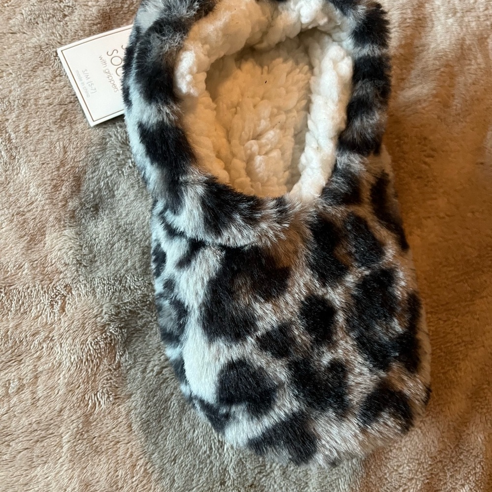 NWT Women’s Cozy Fleece Non- Slip Slipper High Cut Pull Up Socks GrippersSizeS/M